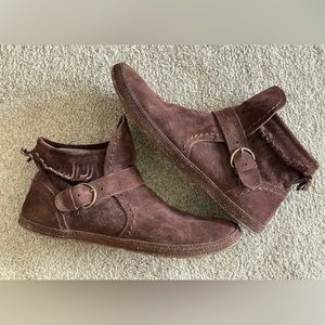 UGG Size 9.5 Brown AMELY Suede Leather Moccasin Shoes